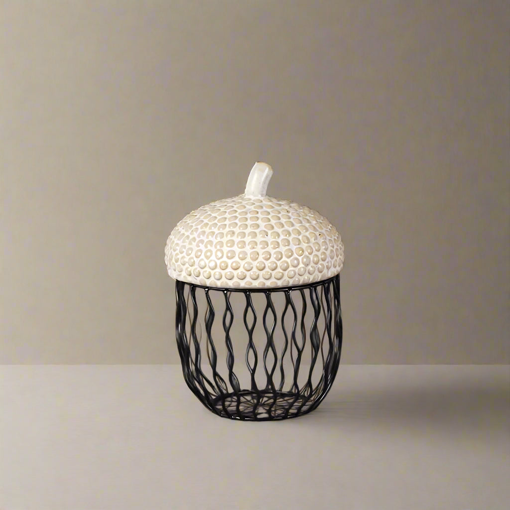 Wired Acorn Pot With Lid