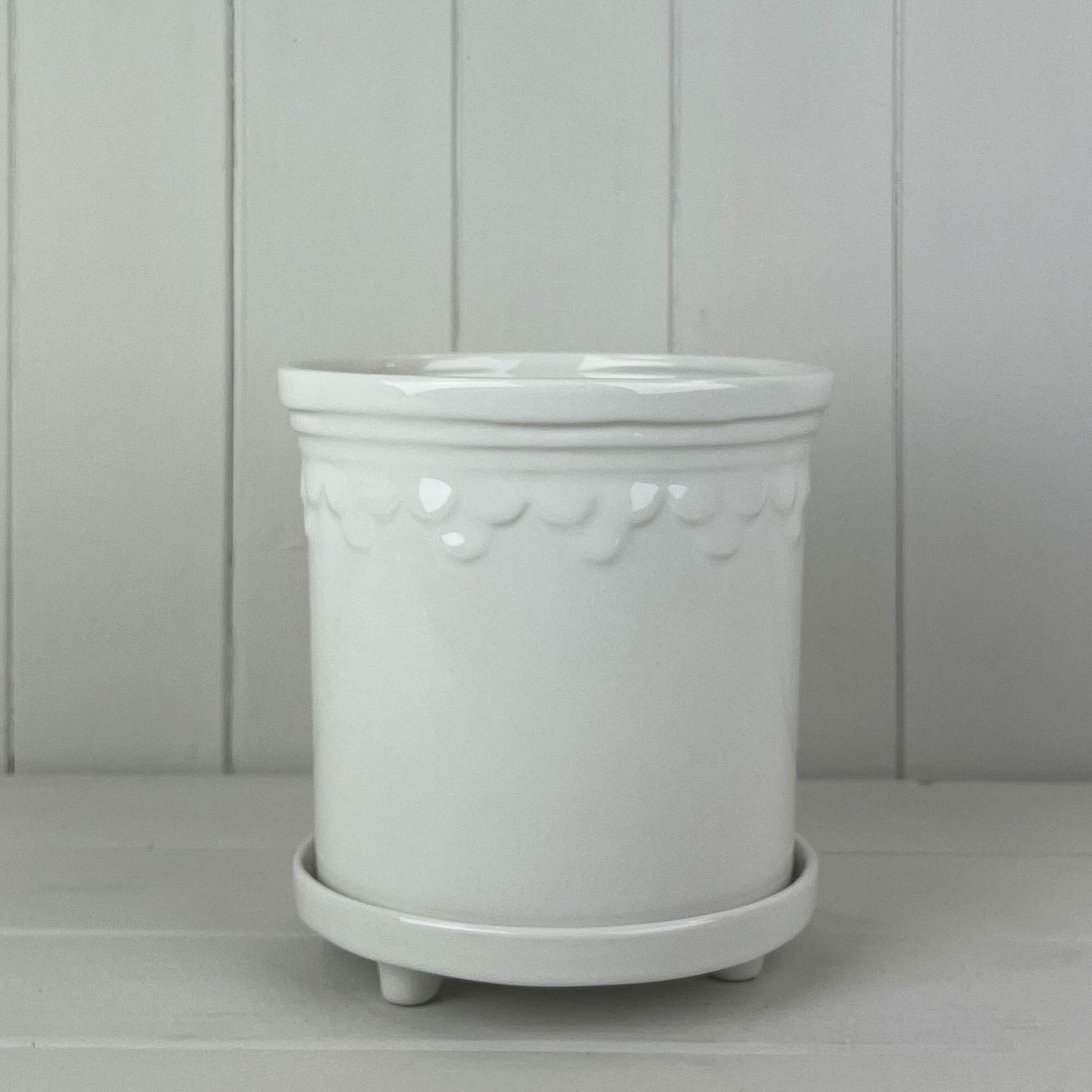 White Saucer Pots