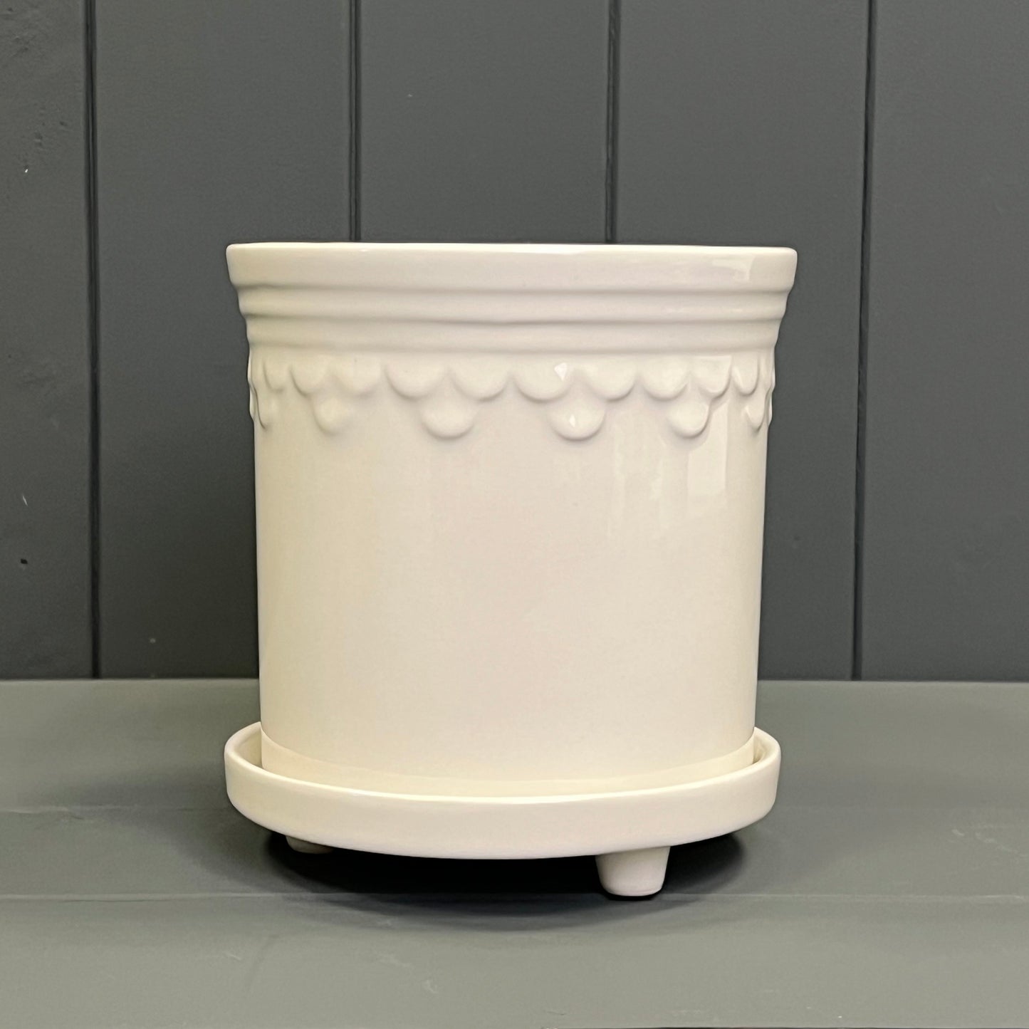 White Saucer Pots