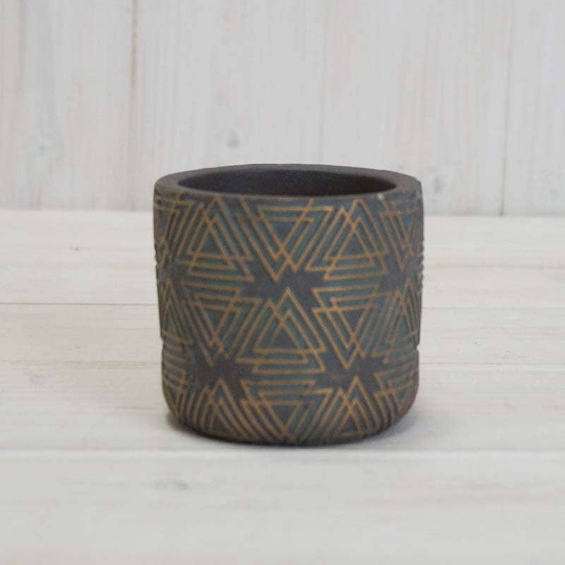 Grey/Gold Cement Triangle Grid Pot