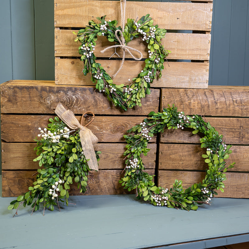 Natural Green Boxwood Wreaths