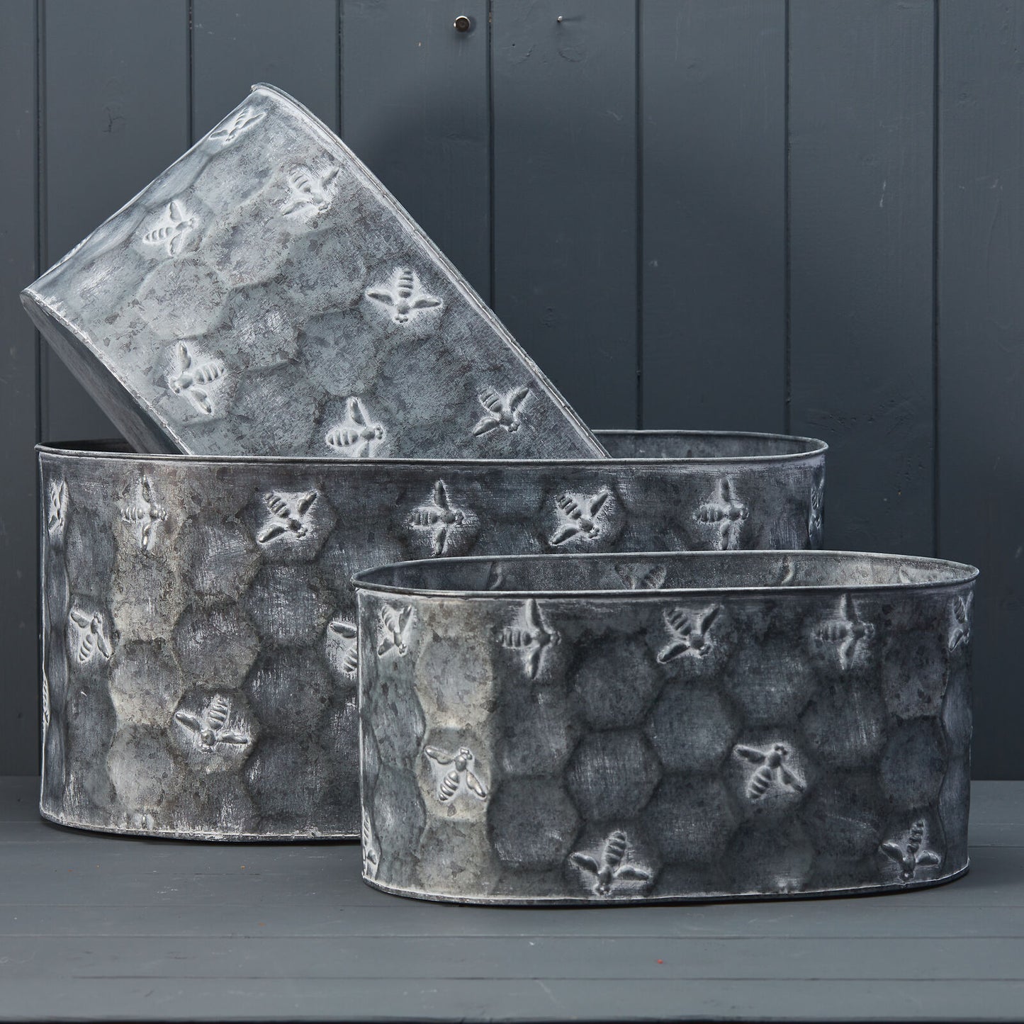 Oval Bee Metal Planter Set