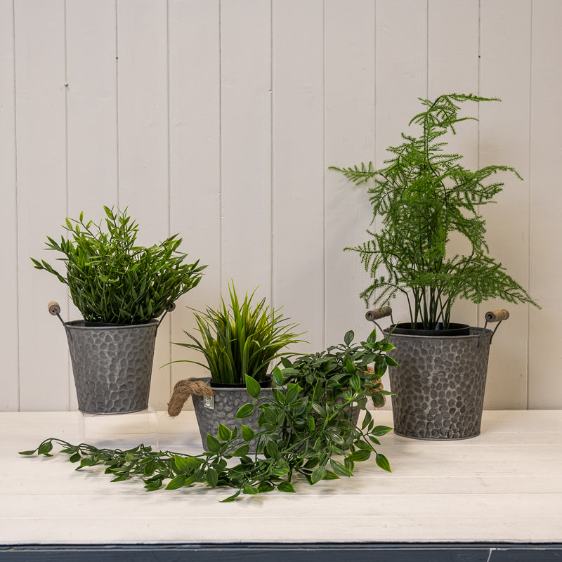 Zinc Pot With Hammered Finish