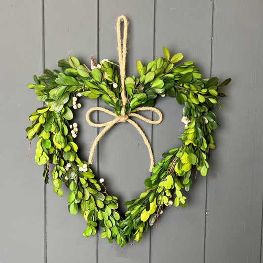 Natural Green Boxwood Leaf Heart Wreath