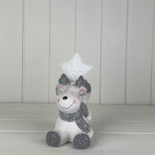 Reindeer Holding A Light Up Star LED